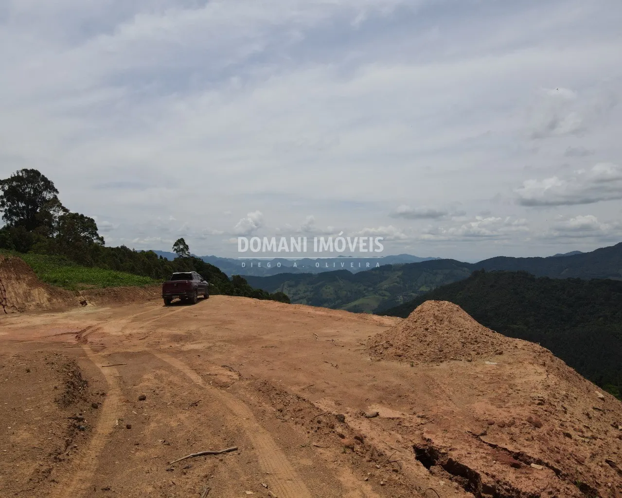 Terreno à venda de 2.430 m² em Campos do Jordão, SP, Brasil