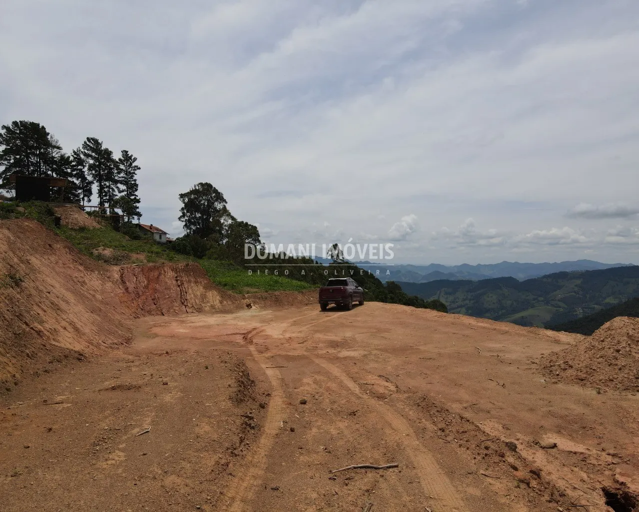 Terreno à venda de 2.430 m² em Campos do Jordão, SP, Brasil