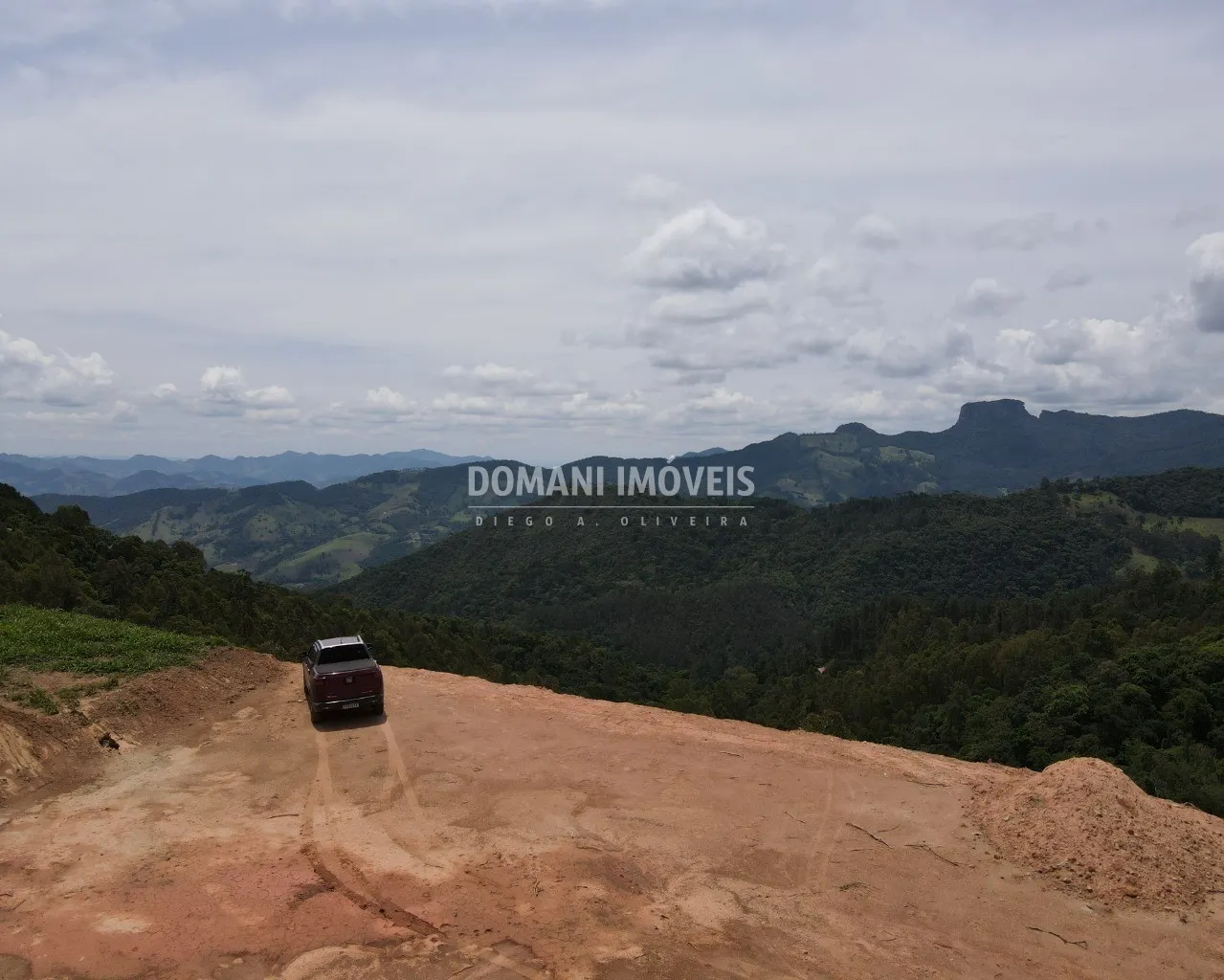 Terreno à venda de 2.430 m² em Campos do Jordão, SP, Brasil