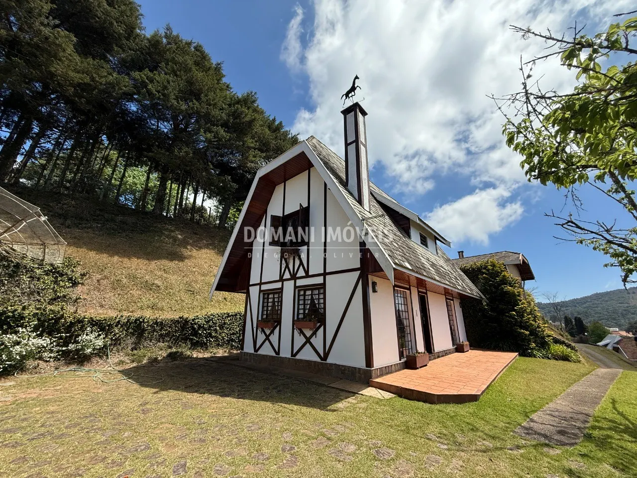 Casa à venda de 1.180 m² em Campos do Jordão, SP, Brasil