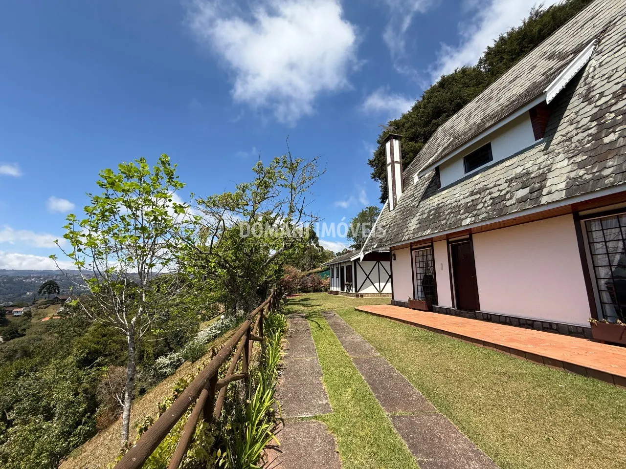 Casa à venda de 1.180 m² em Campos do Jordão, SP, Brasil