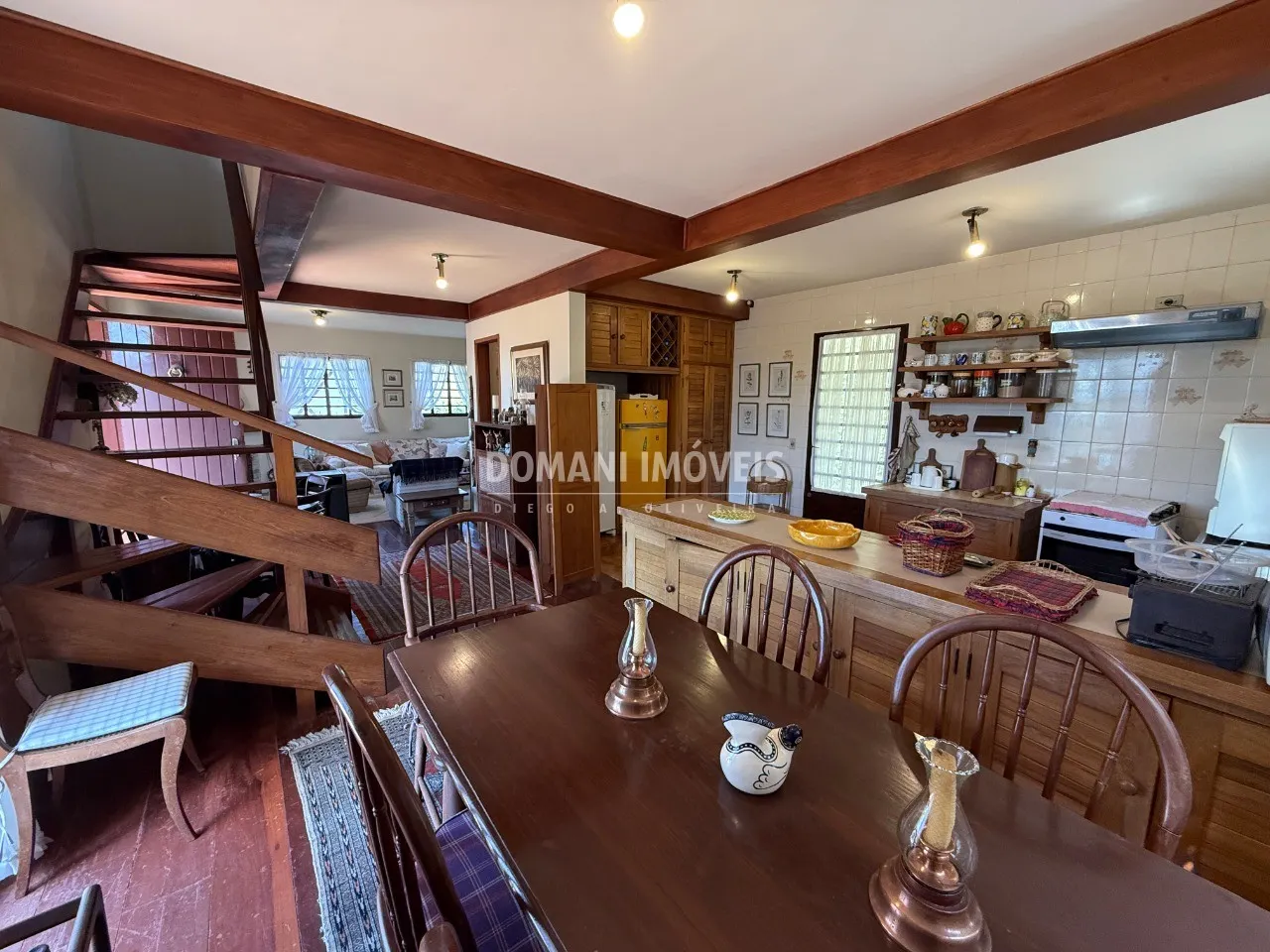 Casa à venda de 1.180 m² em Campos do Jordão, SP, Brasil
