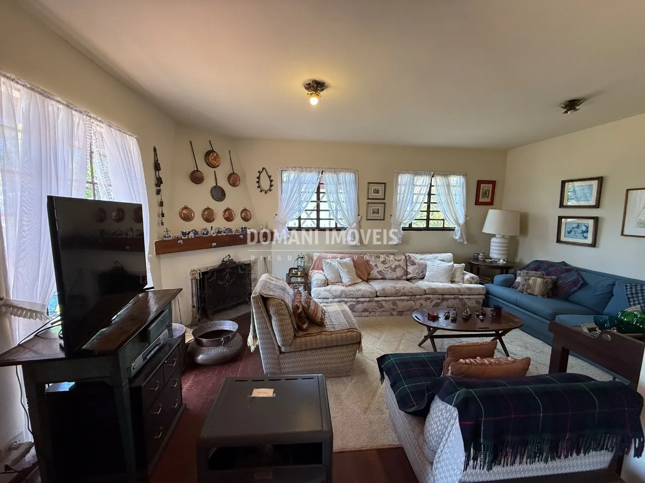 Casa à venda de 1.180 m² em Campos do Jordão, SP, Brasil