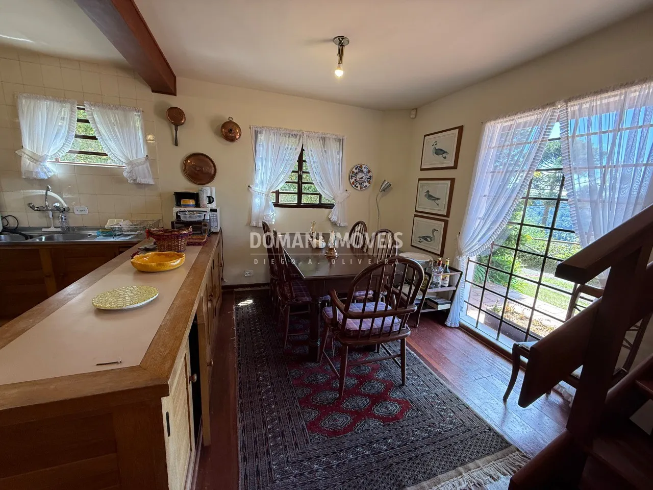 Casa à venda de 1.180 m² em Campos do Jordão, SP, Brasil
