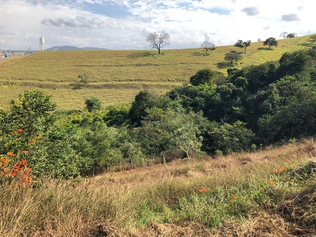 Terreno à venda de 2.187 m² em Pouso Alegre, MG, Brasil