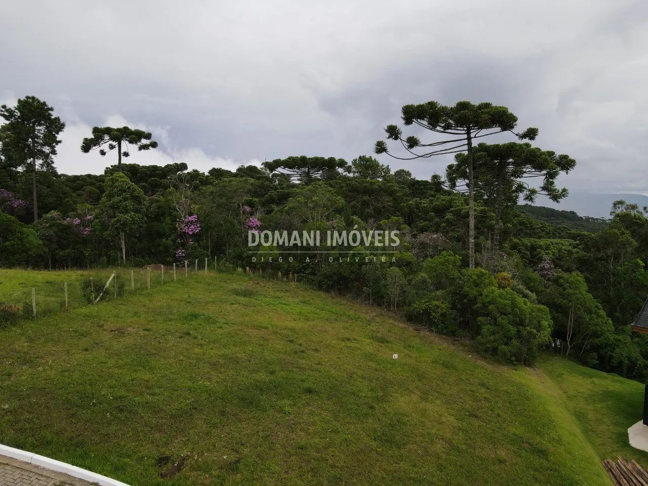 Terreno à venda de 1.320 m² em Campos do Jordão, SP, Brasil
