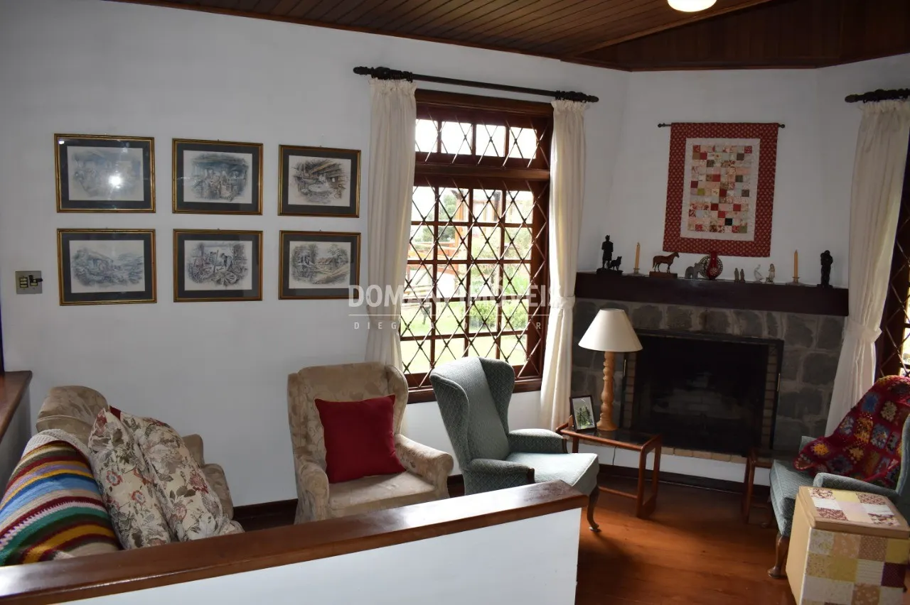 Casa à venda de 1.210 m² em Campos do Jordão, SP, Brasil