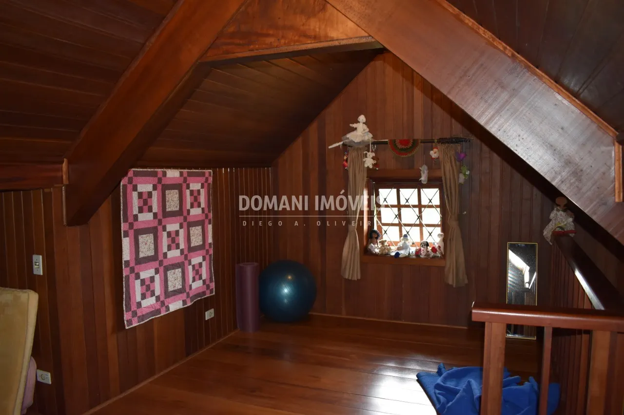 Casa à venda de 1.210 m² em Campos do Jordão, SP, Brasil