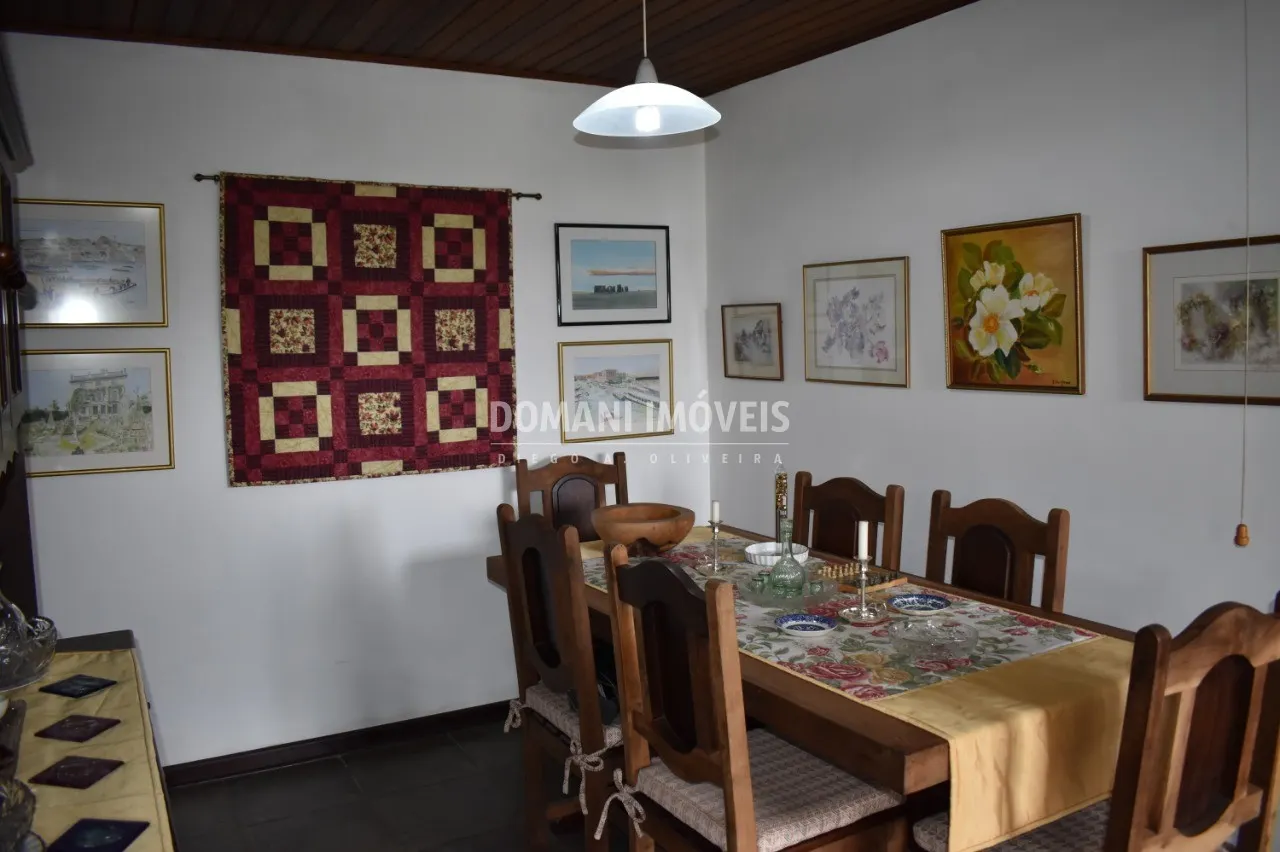 Casa à venda de 1.210 m² em Campos do Jordão, SP, Brasil