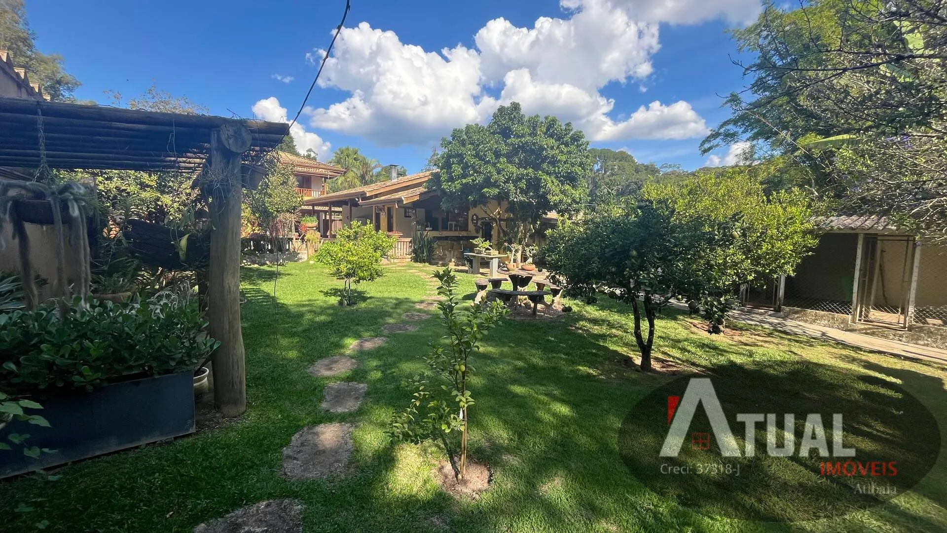 Casa à venda de 976 m² em Bom Jesus dos Perdões, SP, Brasil