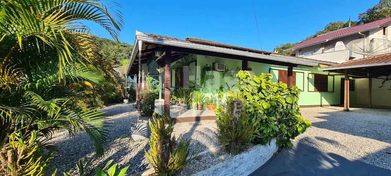 Casa à venda de 440 m² em Brusque, SC, Brasil
