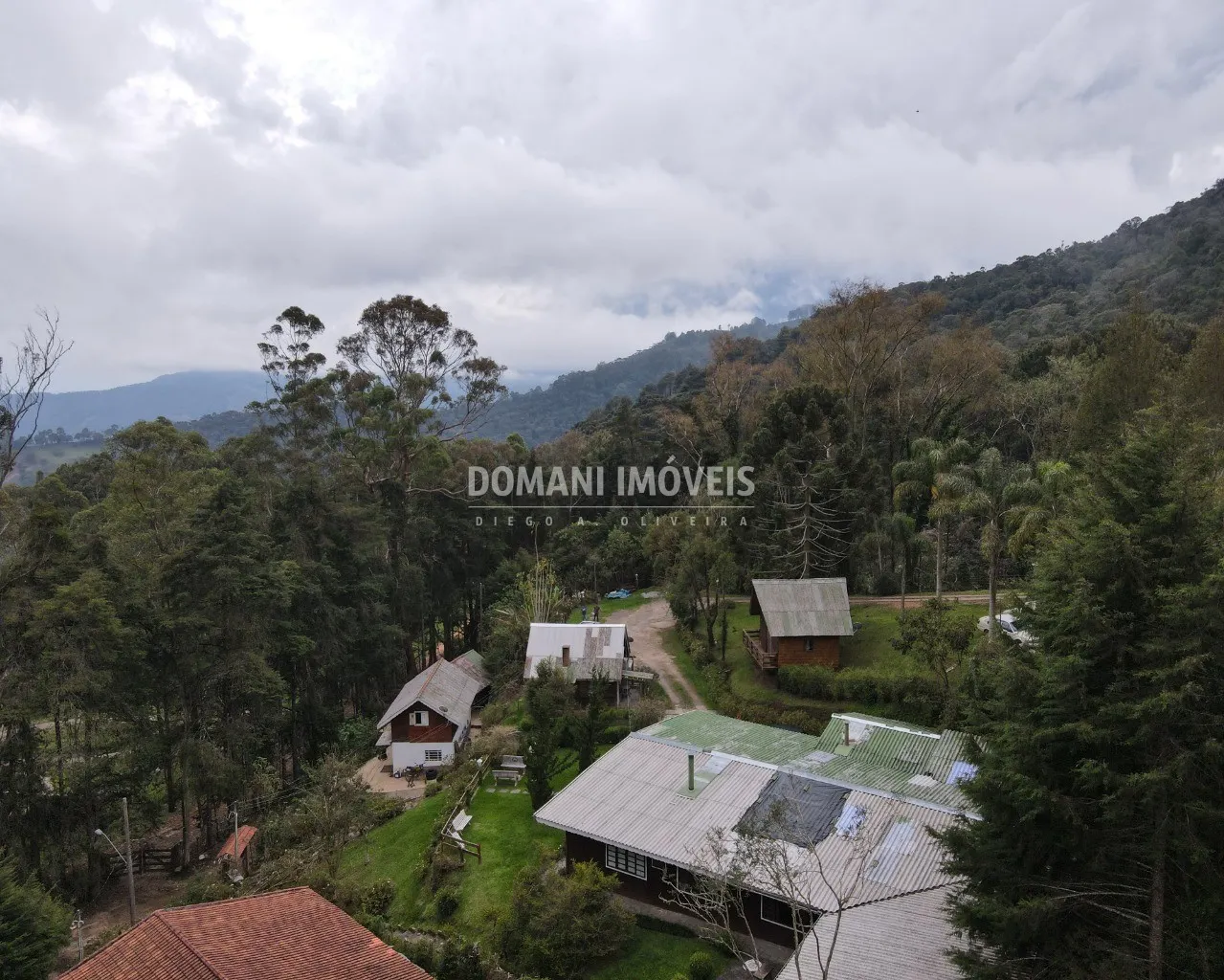 Casa à venda de 4.220 m² em Campos do Jordão, SP, Brasil