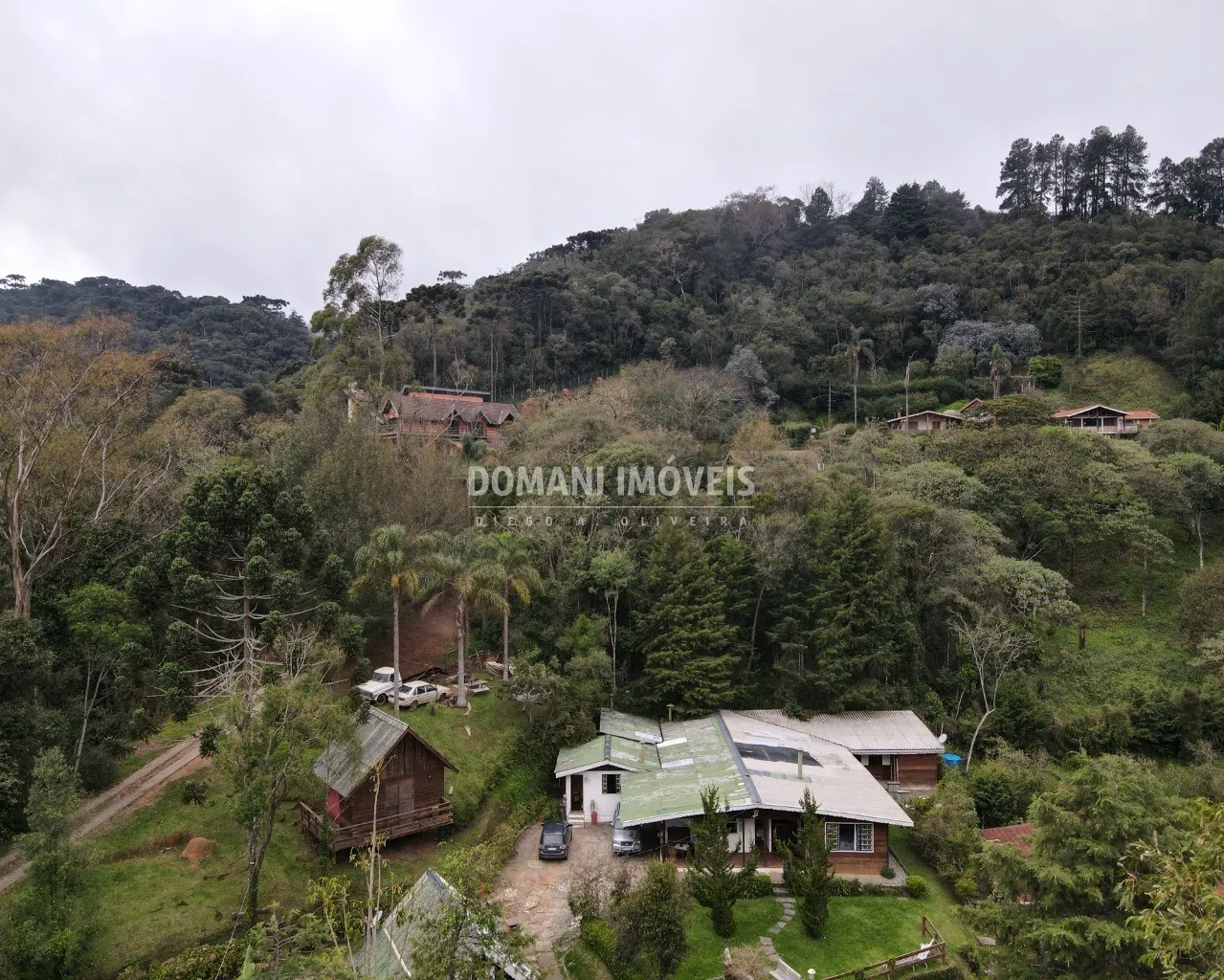Casa à venda de 4.220 m² em Campos do Jordão, SP, Brasil