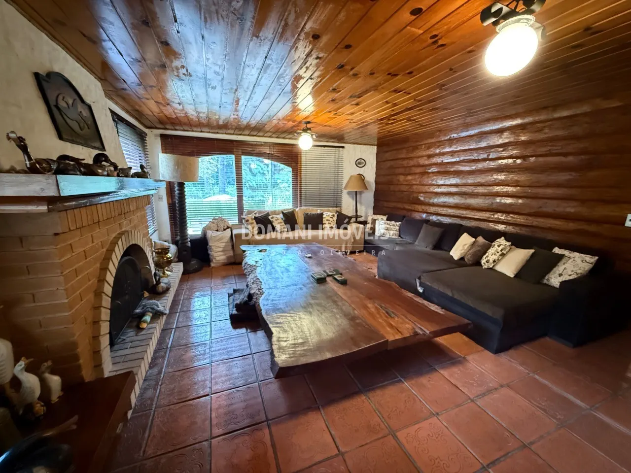Casa à venda de 1.410 m² em Campos do Jordão, SP, Brasil