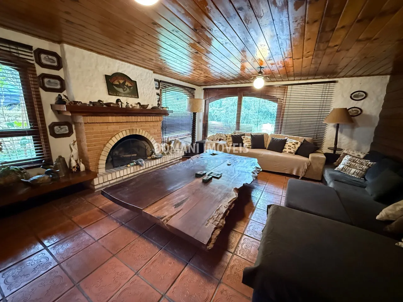 Casa à venda de 1.410 m² em Campos do Jordão, SP, Brasil