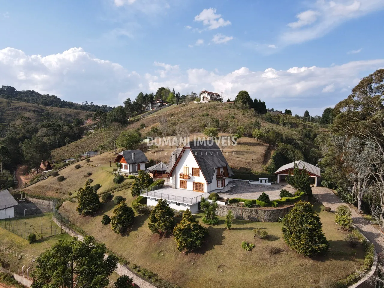 Casa à venda de 7.880 m² em Campos do Jordão, SP, Brasil