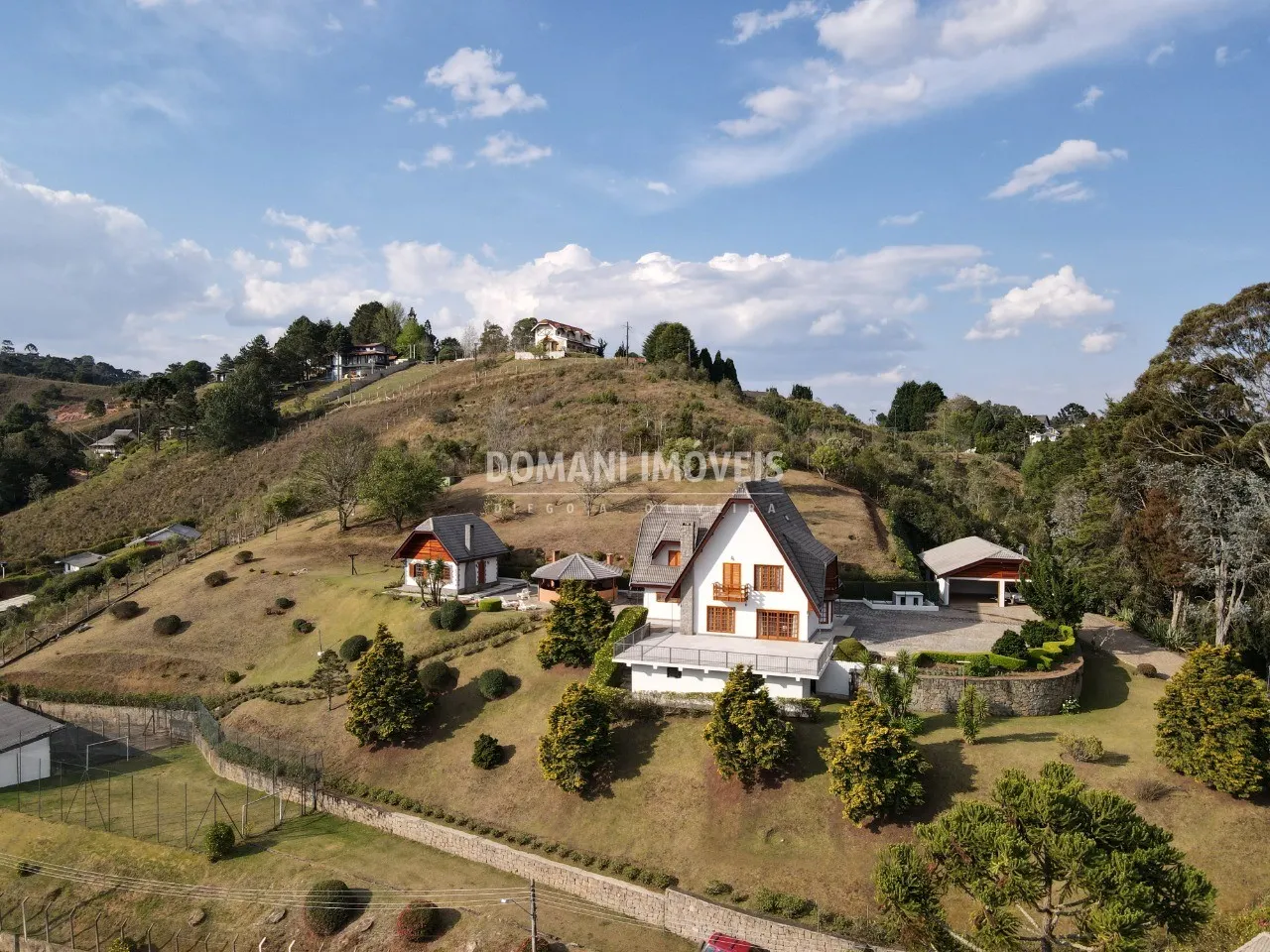 Casa à venda de 7.880 m² em Campos do Jordão, SP, Brasil