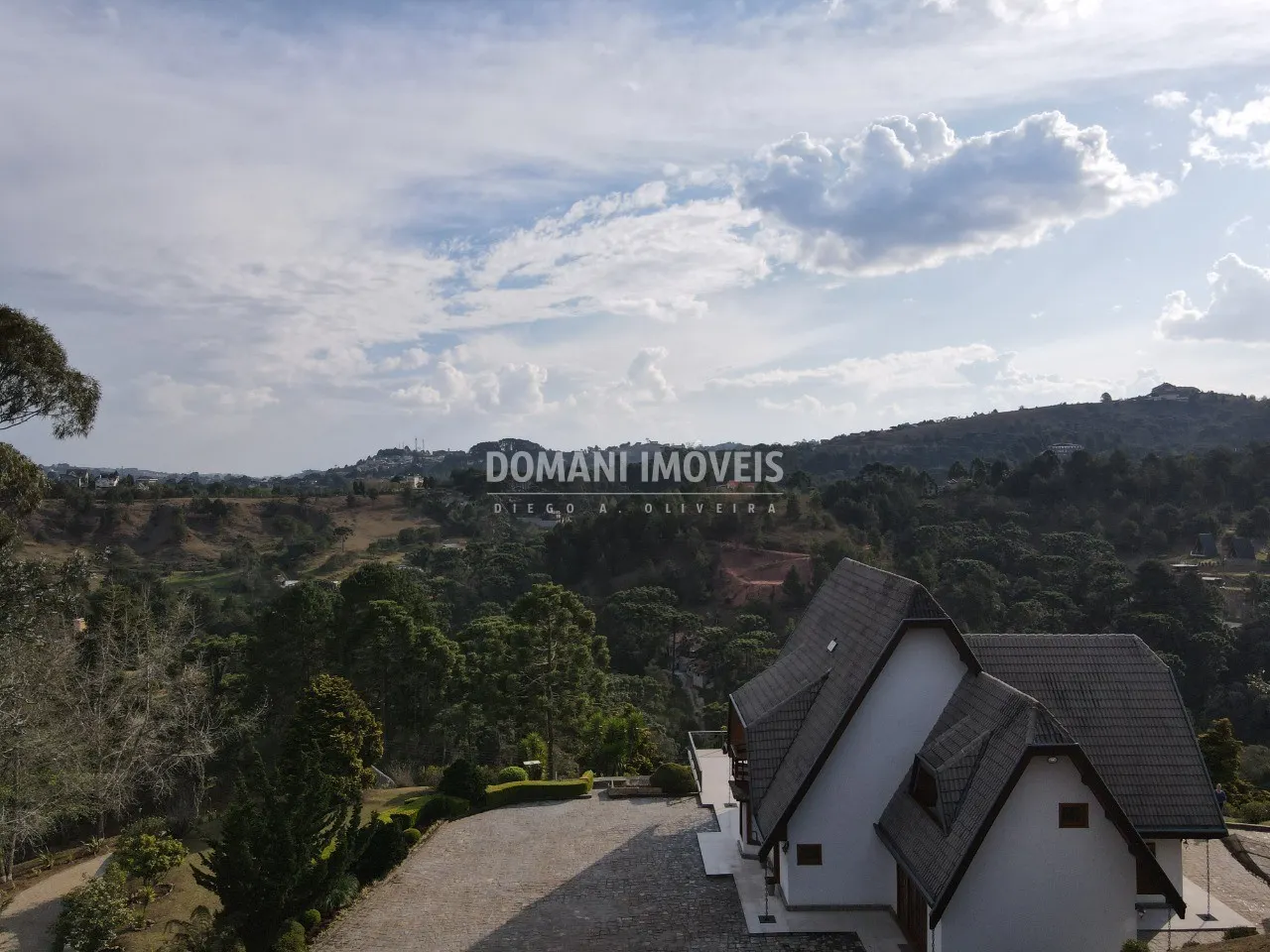 Casa à venda de 7.880 m² em Campos do Jordão, SP, Brasil