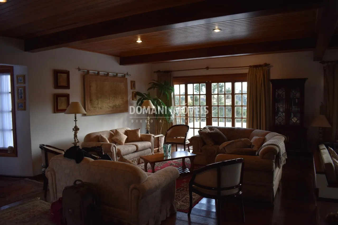 Casa à venda de 7.880 m² em Campos do Jordão, SP, Brasil
