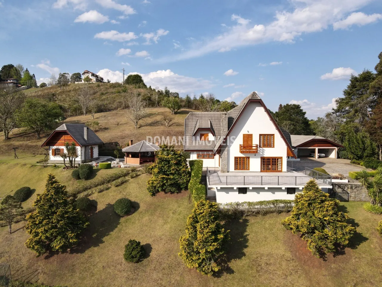 Casa à venda de 7.880 m² em Campos do Jordão, SP, Brasil