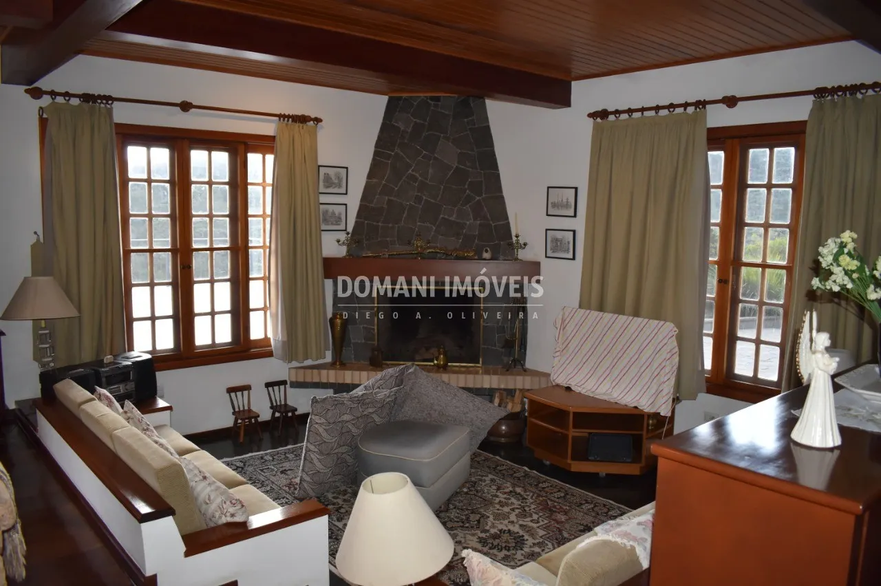 Casa à venda de 7.880 m² em Campos do Jordão, SP, Brasil