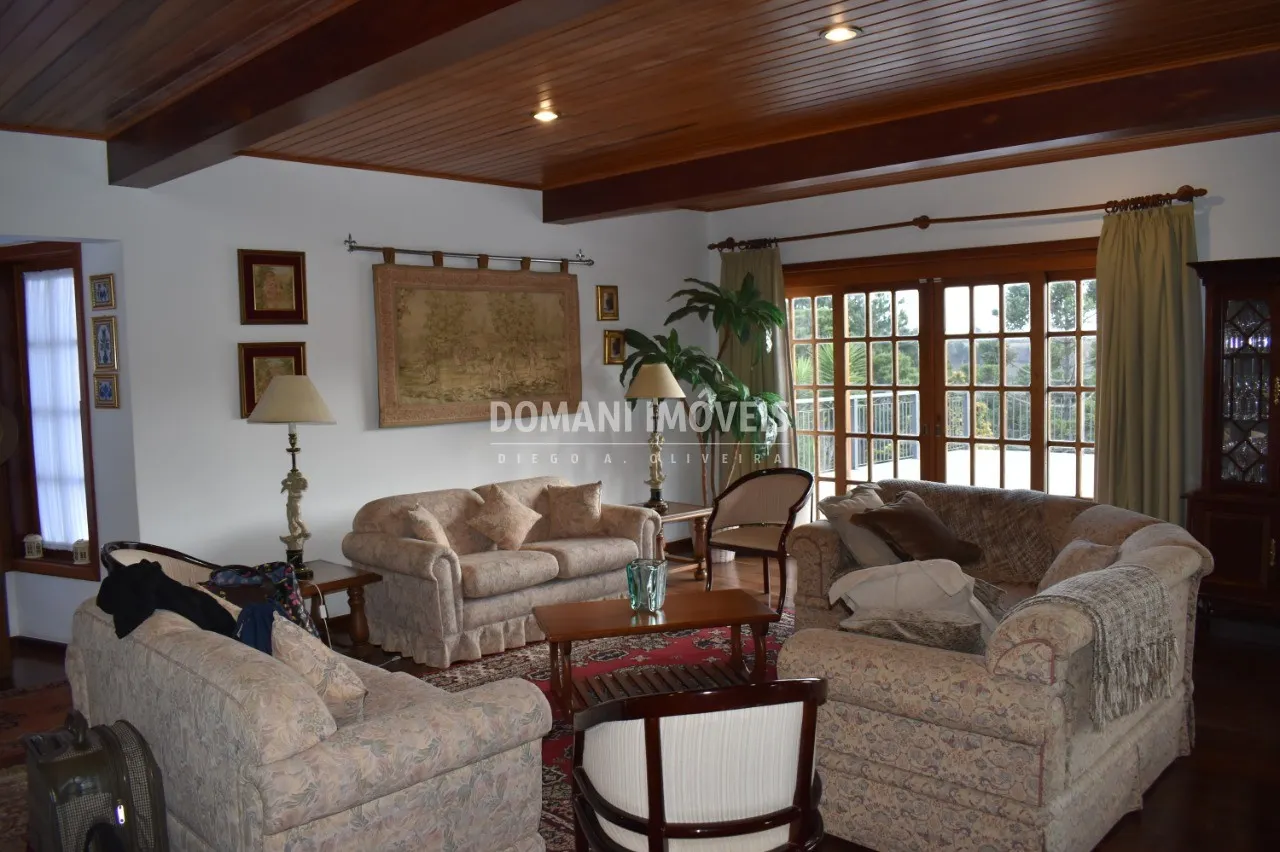 Casa à venda de 7.880 m² em Campos do Jordão, SP, Brasil