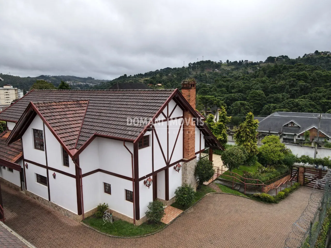Casa à venda de 1.165 m² em Campos do Jordão, SP, Brasil