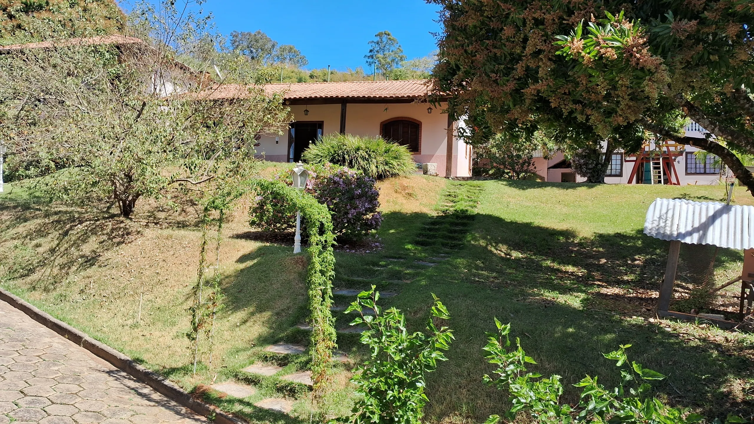 Country home for sale of 2,100 m² in Itajubá, MG, Brazil