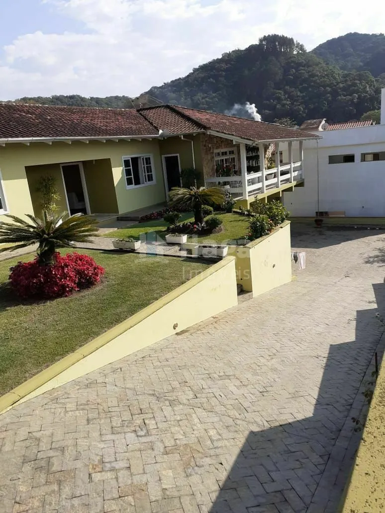 Casa à venda de 561 m² em Brusque, SC, Brasil