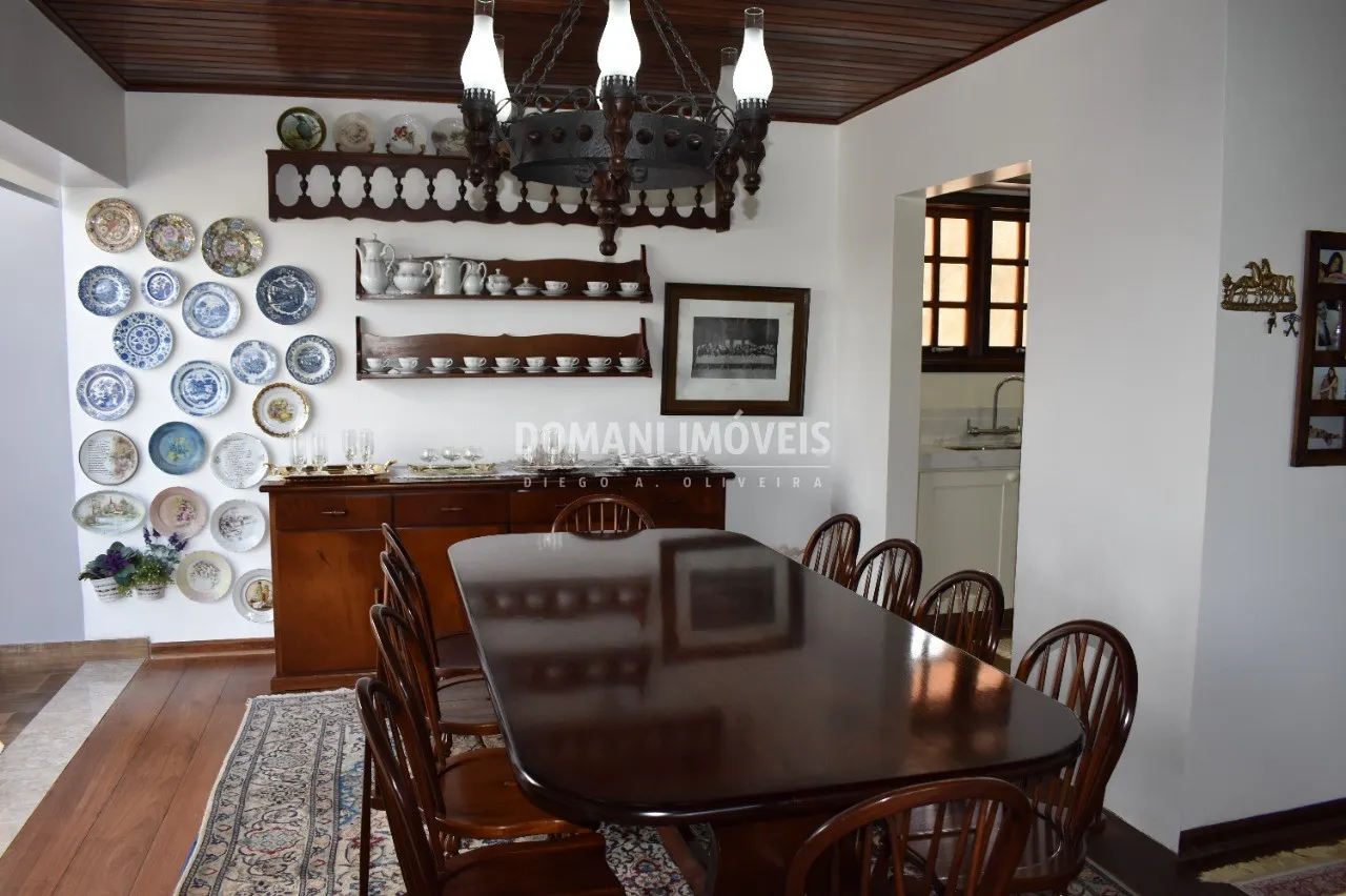 Casa à venda de 1.010 m² em Campos do Jordão, SP, Brasil