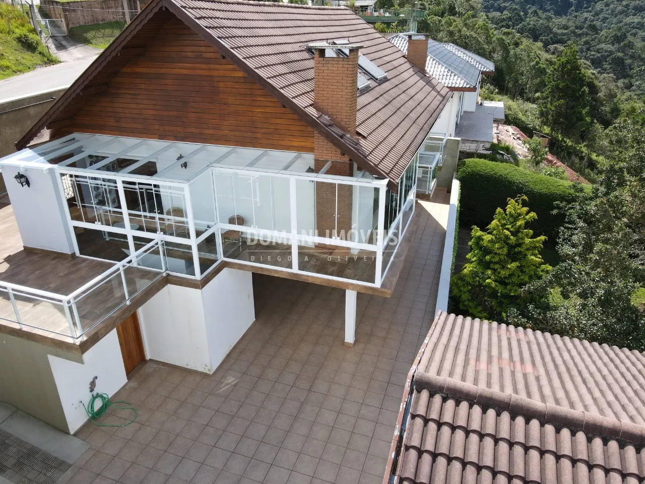 Casa à venda de 1.010 m² em Campos do Jordão, SP, Brasil