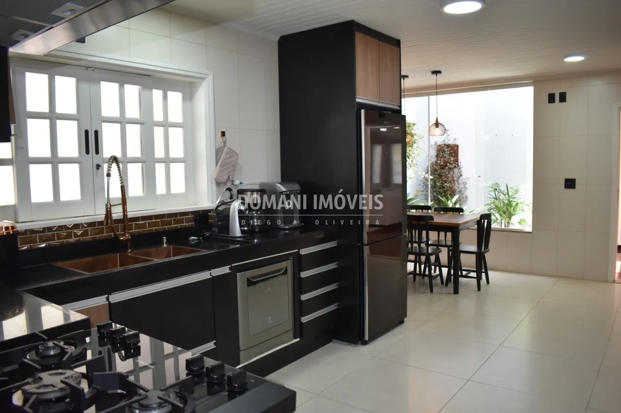 Casa à venda de 1.040 m² em Campos do Jordão, SP, Brasil