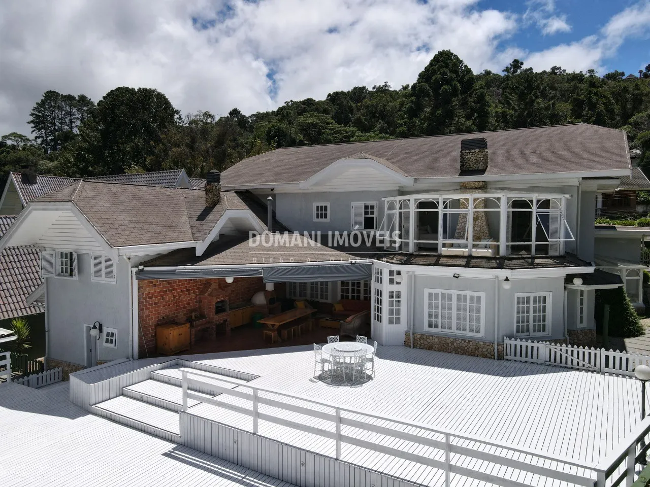 Casa à venda de 1.040 m² em Campos do Jordão, SP, Brasil