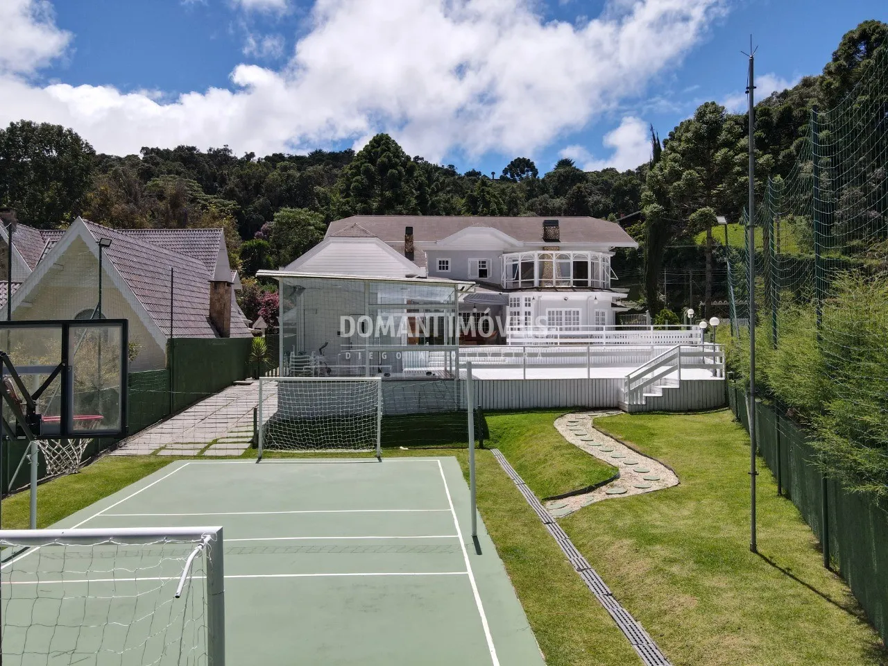 Casa à venda de 1.040 m² em Campos do Jordão, SP, Brasil