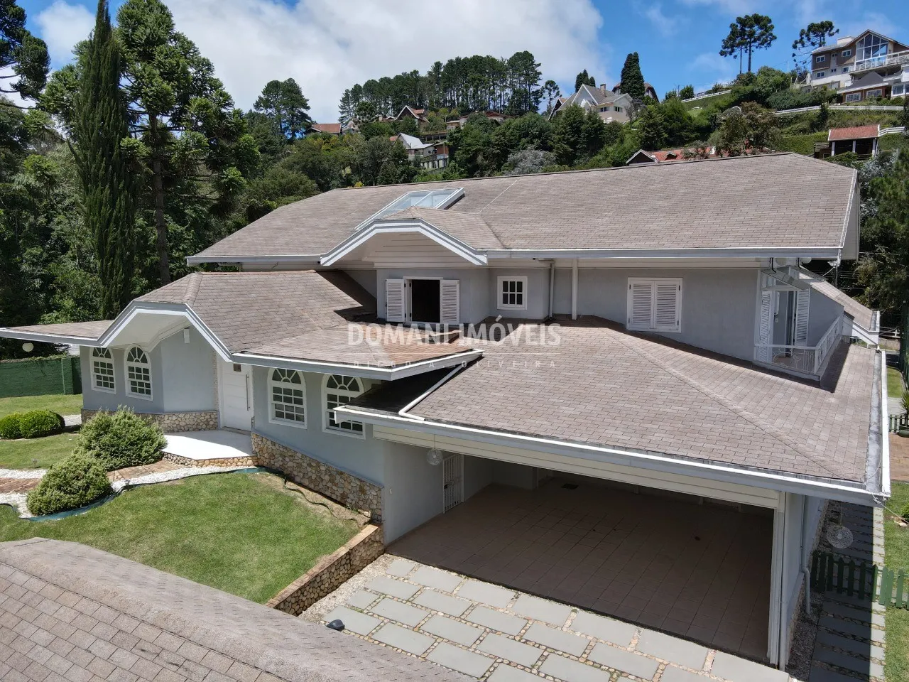 Casa à venda de 1.040 m² em Campos do Jordão, SP, Brasil