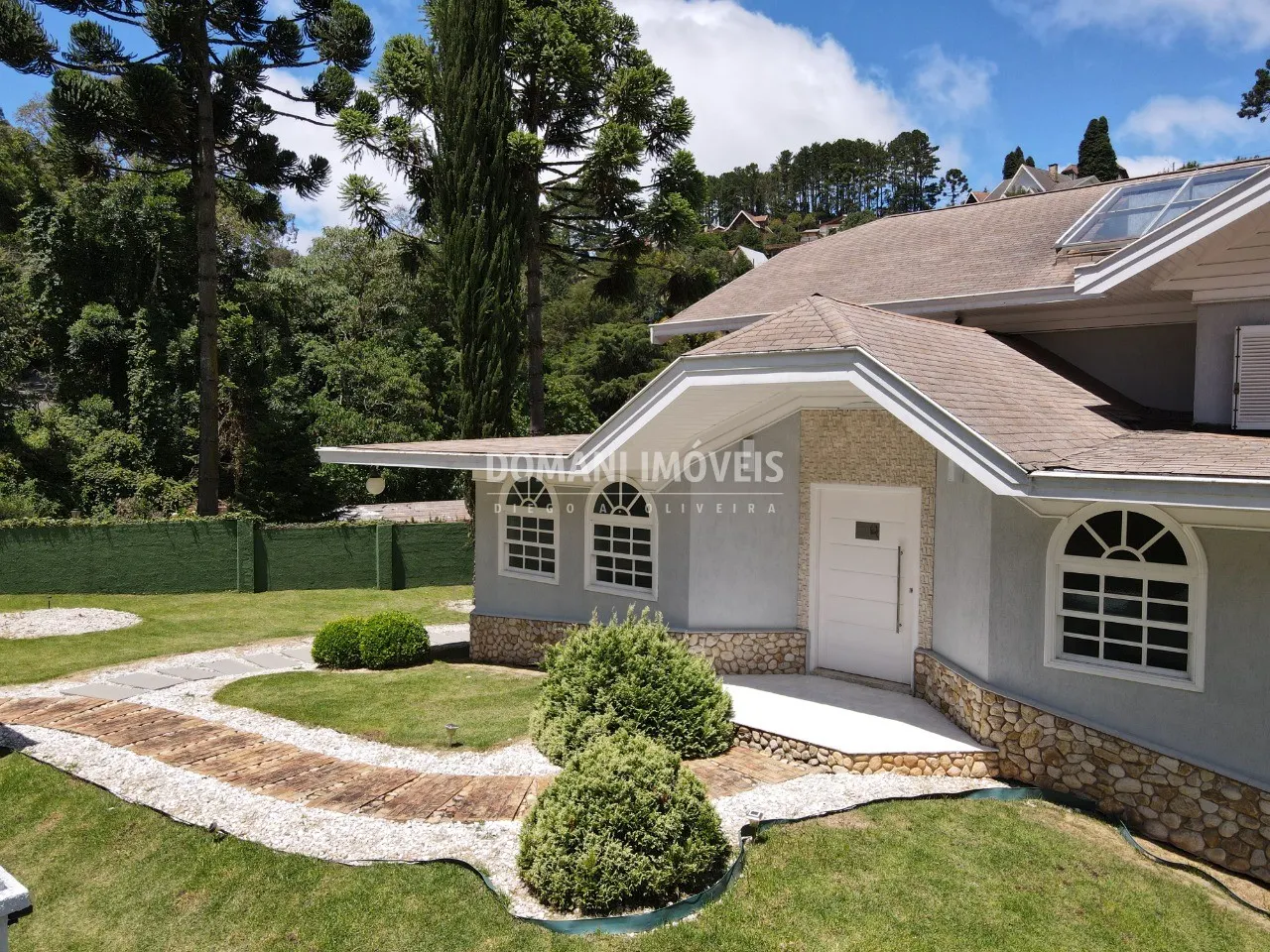 Casa à venda de 1.040 m² em Campos do Jordão, SP, Brasil