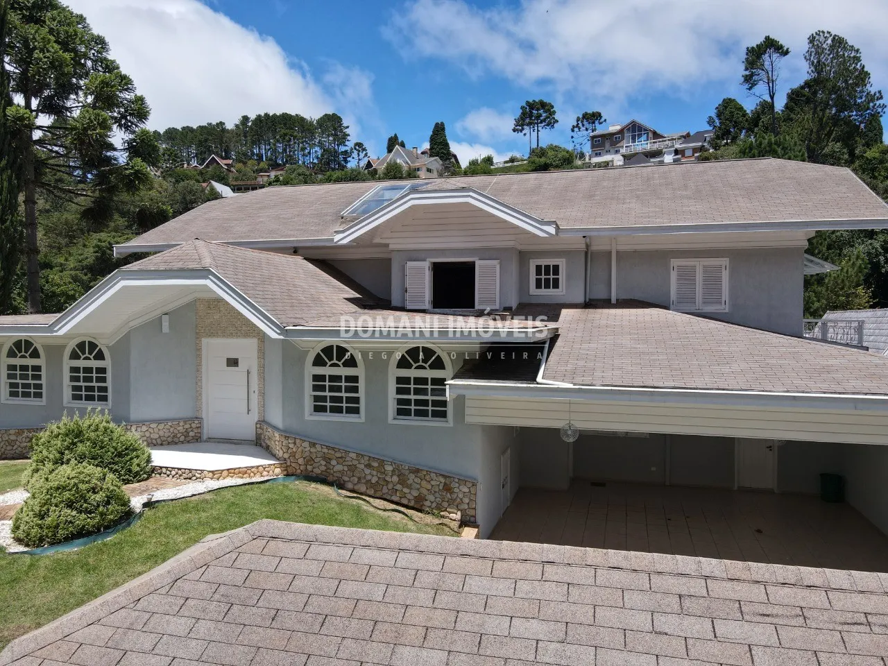 Casa à venda de 1.040 m² em Campos do Jordão, SP, Brasil