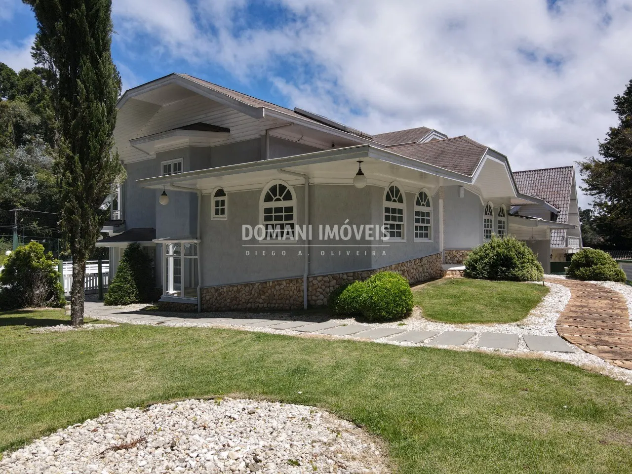 Casa à venda de 1.040 m² em Campos do Jordão, SP, Brasil