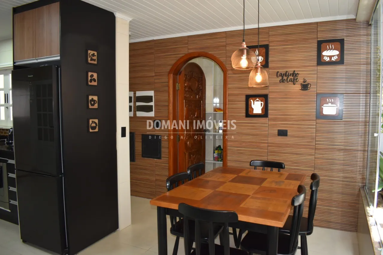 Casa à venda de 1.040 m² em Campos do Jordão, SP, Brasil