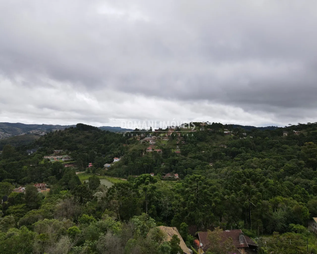 Terreno à venda de 1.210 m² em Campos do Jordão, SP, Brasil