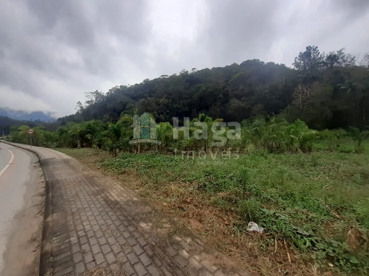 Terreno à venda de 712 m² em Guabiruba, SC, Brasil