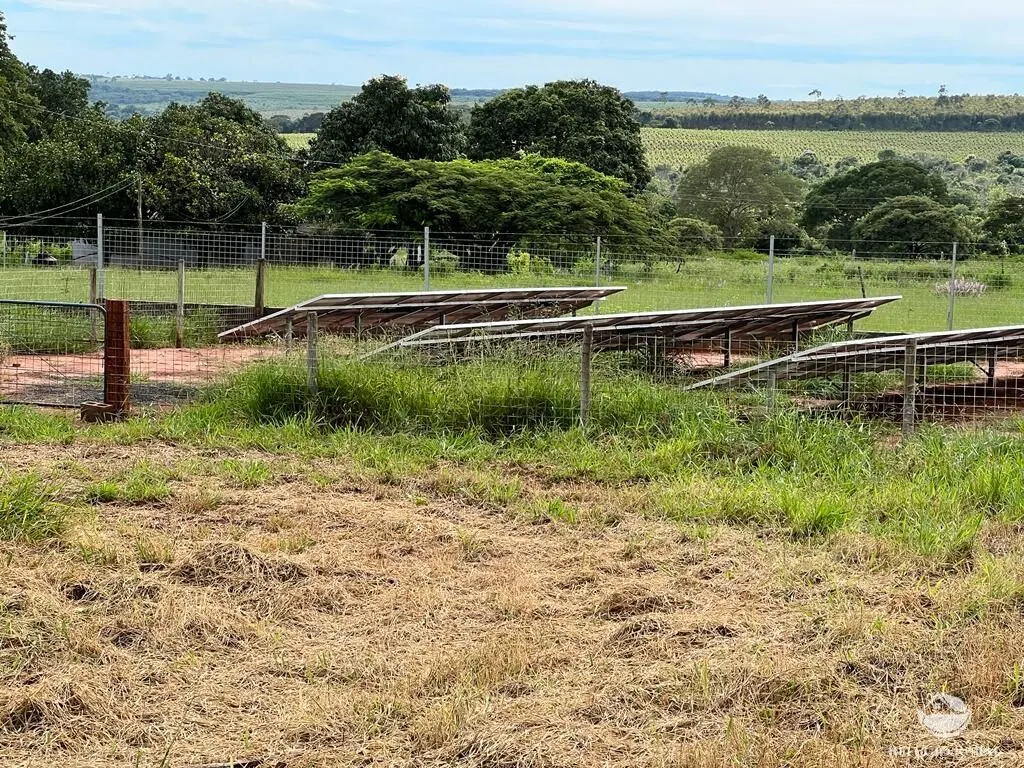 Sítio à venda de 68 ha em Prata, MG, Brasil