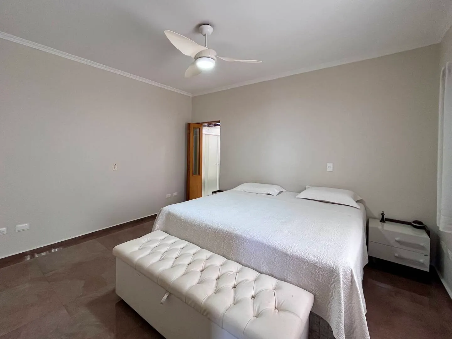 Country home for sale of 2,000 m² in Piraju, SP, Brazil