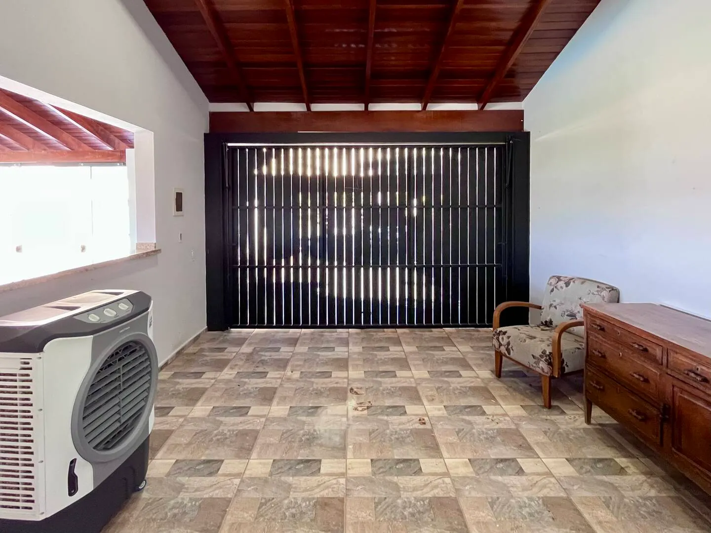 Country home for sale of 2,000 m² in Piraju, SP, Brazil
