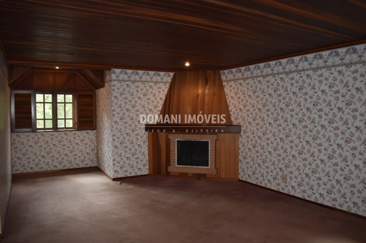 Casa à venda de 2.390 m² em Campos do Jordão, SP, Brasil