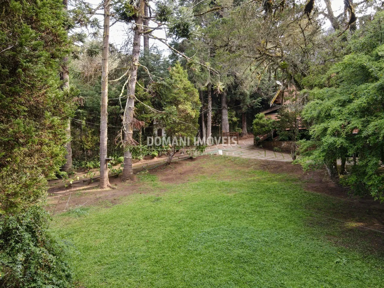 Casa à venda de 2.390 m² em Campos do Jordão, SP, Brasil