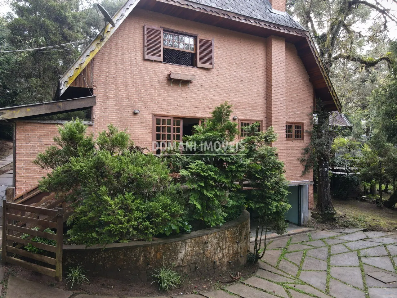 Casa à venda de 2.390 m² em Campos do Jordão, SP, Brasil