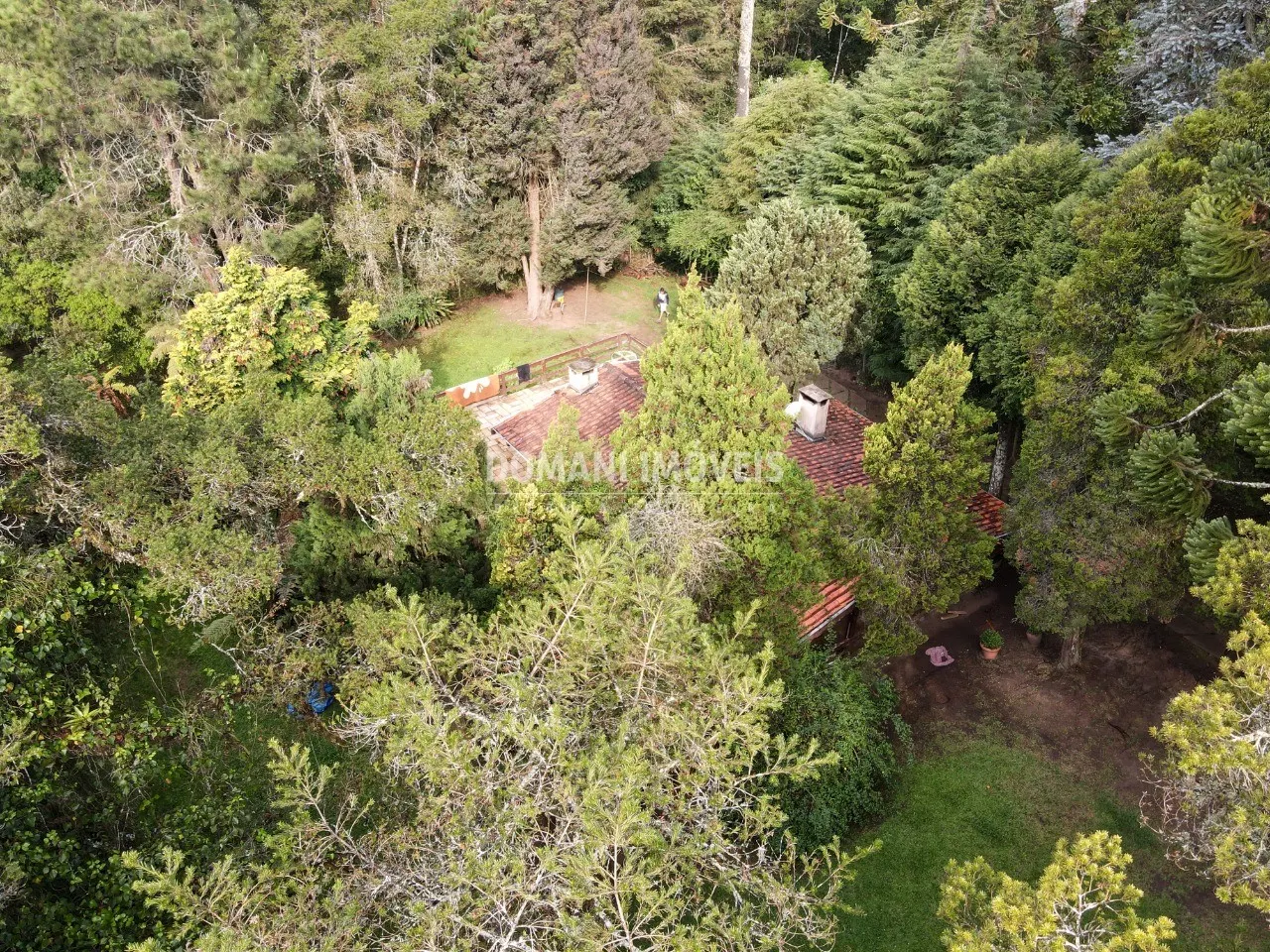 Casa à venda de 2.390 m² em Campos do Jordão, SP, Brasil