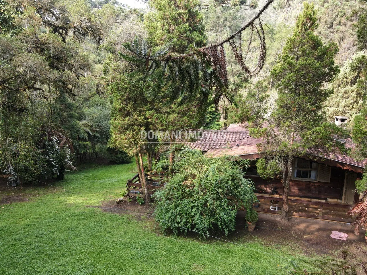 Casa à venda de 2.390 m² em Campos do Jordão, SP, Brasil