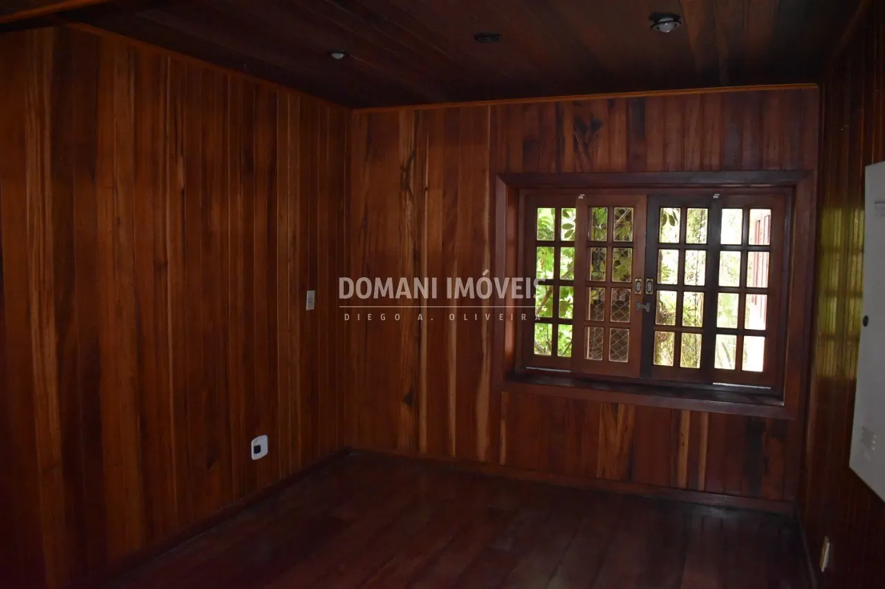 Casa à venda de 2.390 m² em Campos do Jordão, SP, Brasil